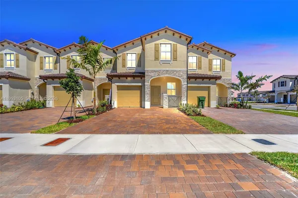 $3,300 | 2425 Southeast 28th Drive, Unit 2425, Homestead, FL 33035