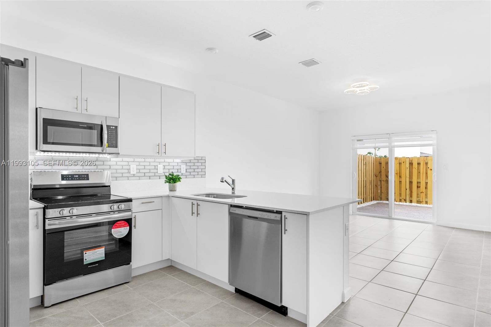 2425 Southeast 28th Drive, Unit 2425 Homestead, FL 33035 - Photo 11 of 98