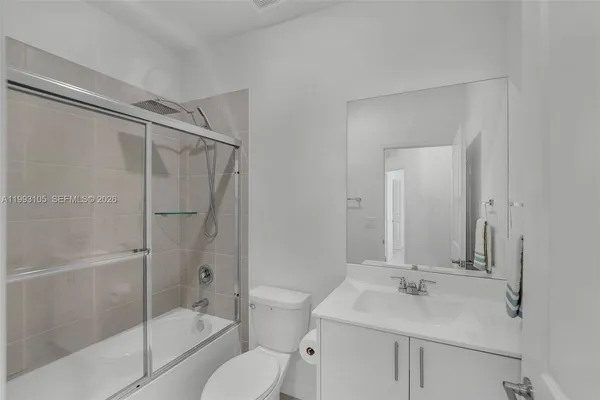 $3,300 | 2425 Southeast 28th Drive, Unit 2425, Homestead, FL 33035