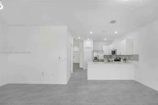 $3,300 | 2425 Southeast 28th Drive, Unit 2425, Homestead, FL 33035