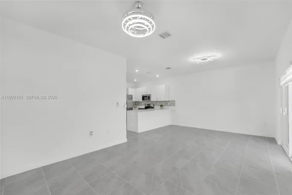 $3,300 | 2425 Southeast 28th Drive, Unit 2425, Homestead, FL 33035