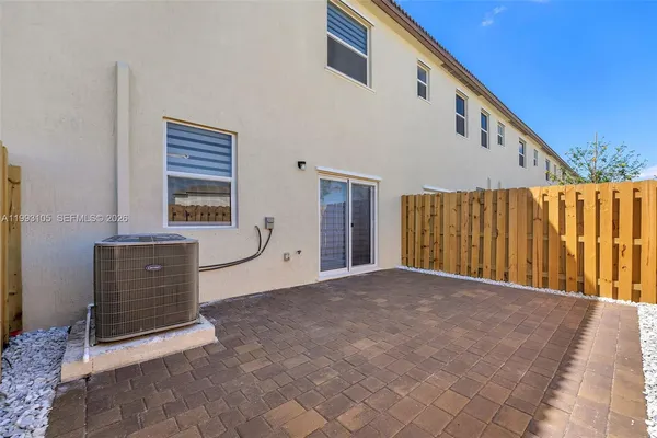 $3,300 | 2425 Southeast 28th Drive, Unit 2425, Homestead, FL 33035