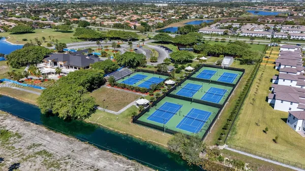$3,300 | 2425 Southeast 28th Drive, Unit 2425, Homestead, FL 33035
