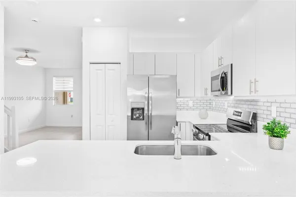 $3,300 | 2425 Southeast 28th Drive, Unit 2425, Homestead, FL 33035