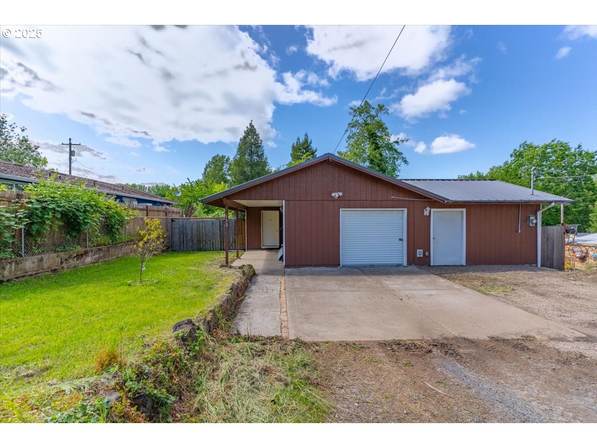 113 Main Street Dayton, OR 97114 - Photo 2 of 38