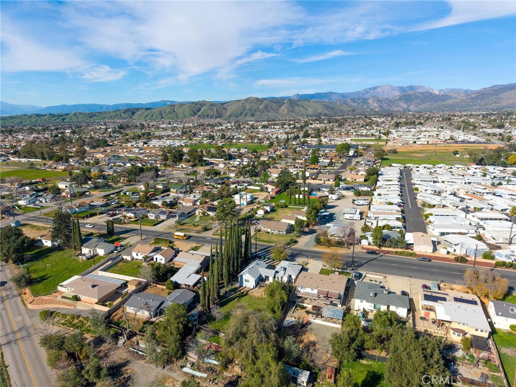 34789 Wildwood Canyon Road Yucaipa, CA 92399 - Photo 46 of 52 an aerial view of city and lake