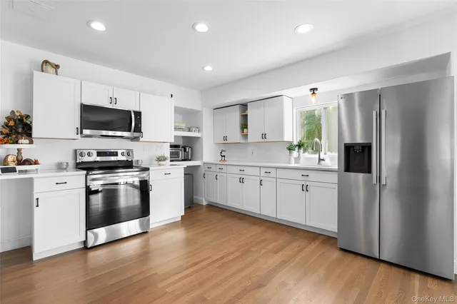 $699,999 | 148 South Hillside Avenue, Nesconset, NY 11767