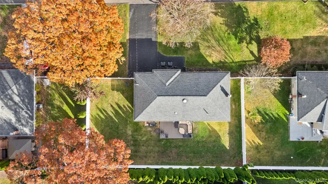 $699,999 | 148 South Hillside Avenue, Nesconset, NY 11767