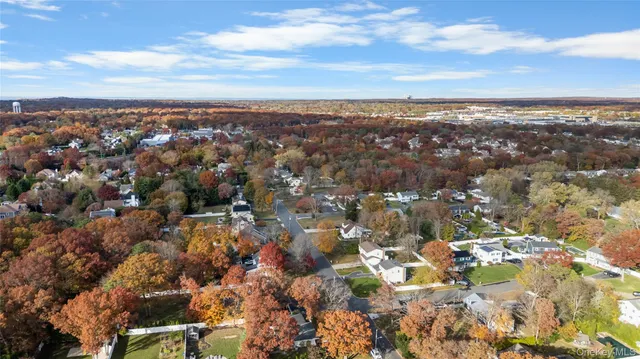 $699,999 | 148 South Hillside Avenue, Nesconset, NY 11767