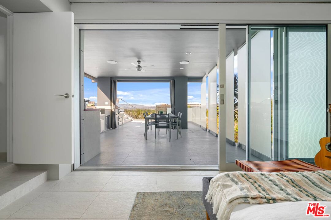 4634 Libbit Avenue Encino, CA 91436 - Photo 33 of 40 a view of a living room