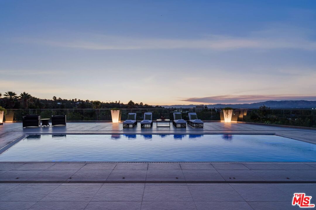 4634 Libbit Avenue Encino, CA 91436 - Photo 8 of 40 a view of a terrace with seating space