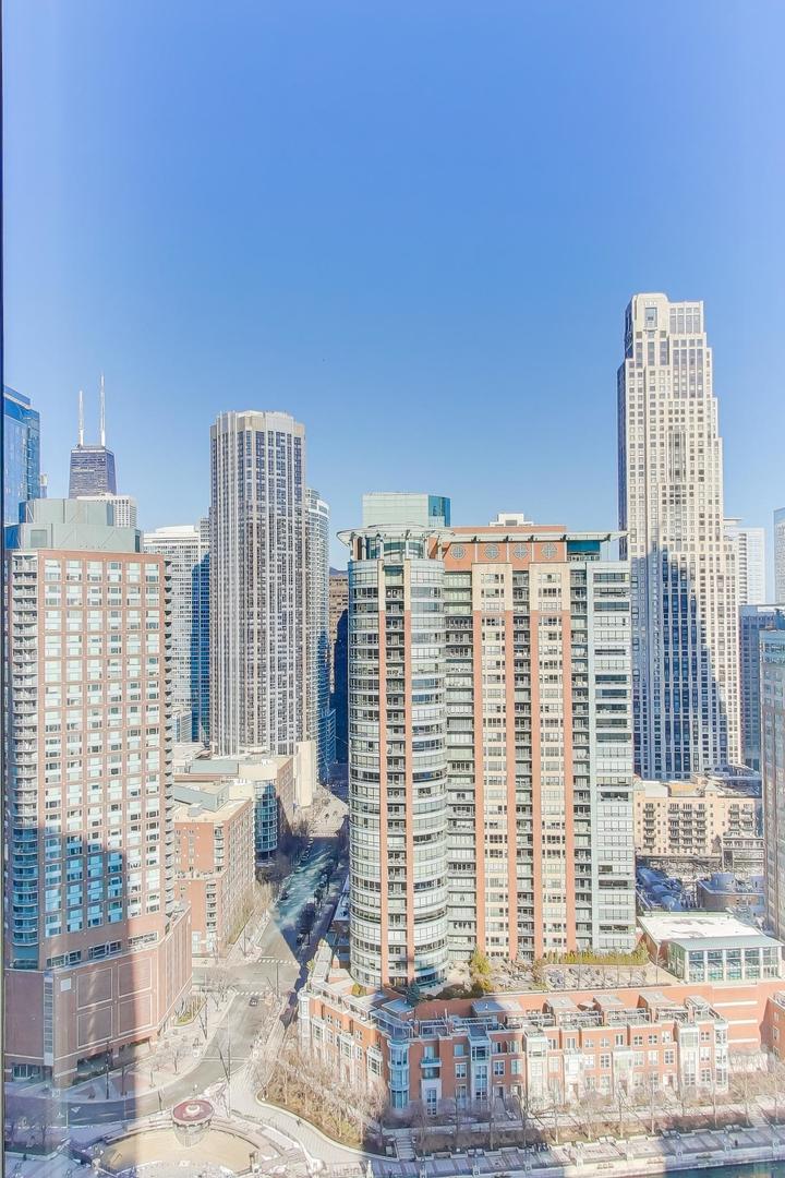 363 East Wacker Drive, Unit 2108 Chicago, IL 60601 - Photo 23 of 76