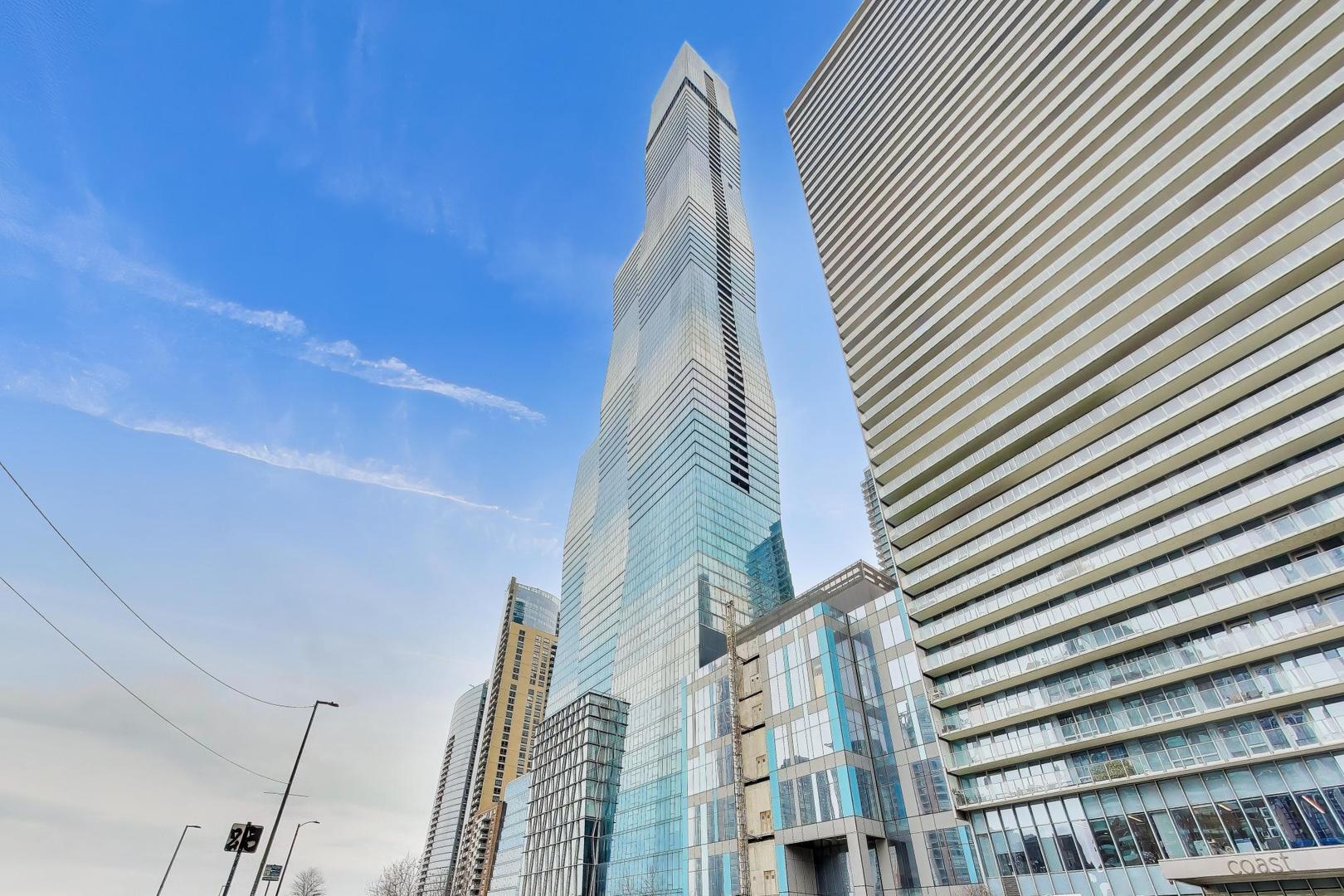 363 East Wacker Drive, Unit 2108 Chicago, IL 60601 - Photo 3 of 76