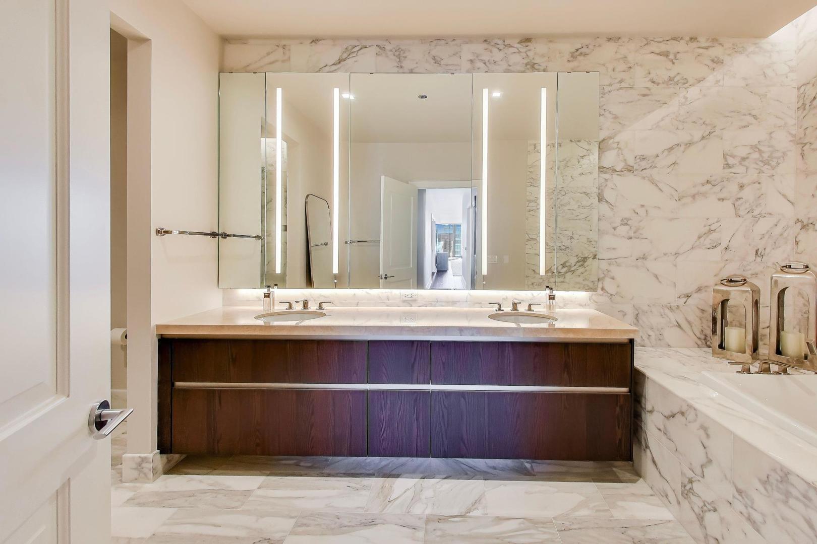 363 East Wacker Drive, Unit 2108 Chicago, IL 60601 - Photo 31 of 76