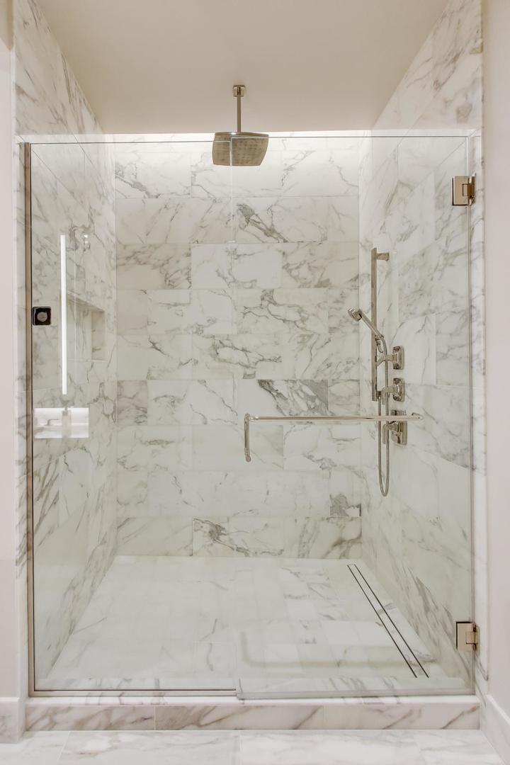 363 East Wacker Drive, Unit 2108 Chicago, IL 60601 - Photo 33 of 76