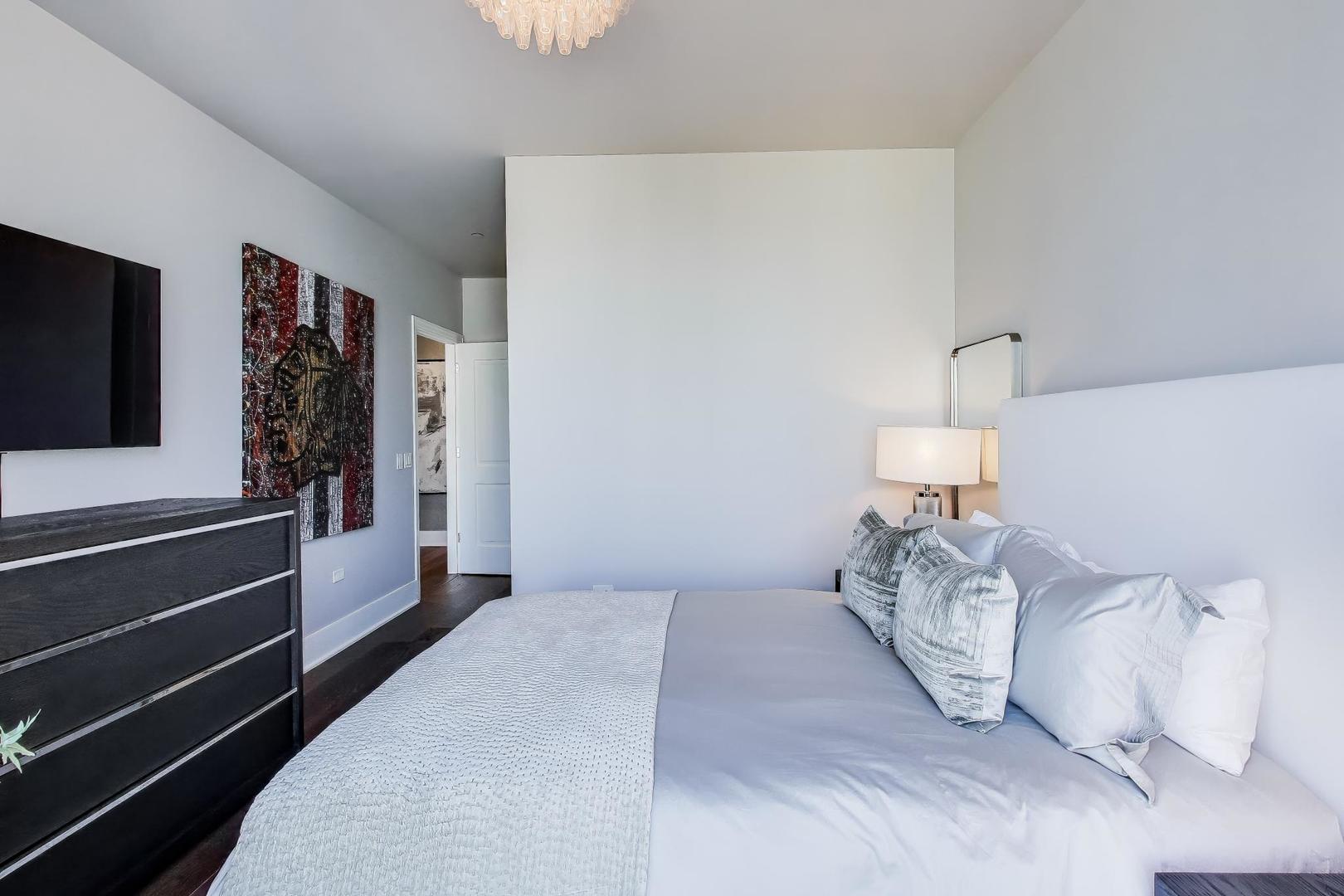 363 East Wacker Drive, Unit 2108 Chicago, IL 60601 - Photo 35 of 76