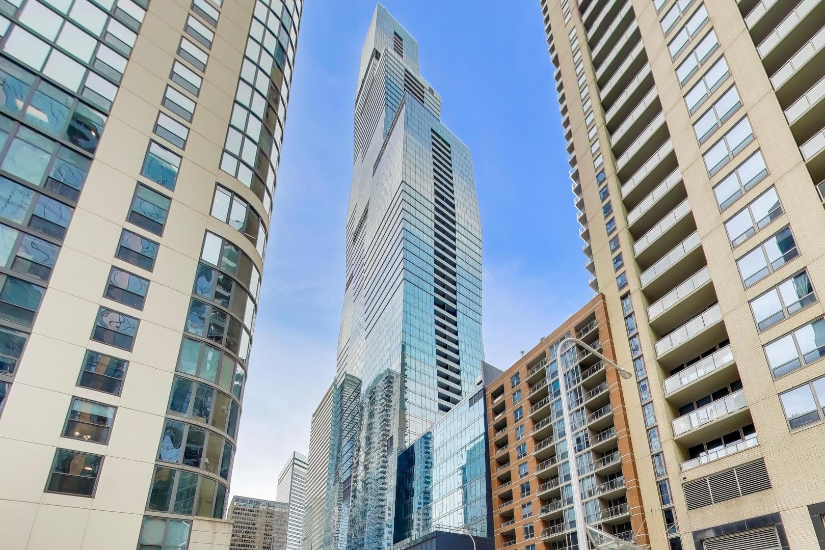 363 East Wacker Drive, Unit 2108 Chicago, IL 60601 - Photo 4 of 76