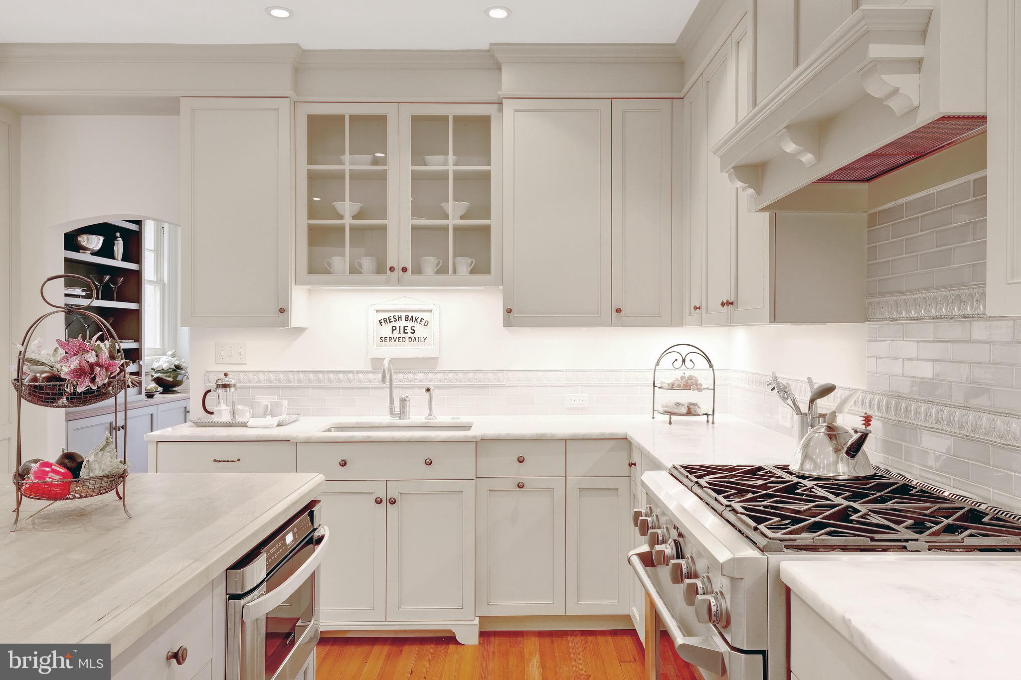 4501 30th Street Northwest Washington, DC 20008 - Photo 15 of 58 This kitchen will make every level chef happy