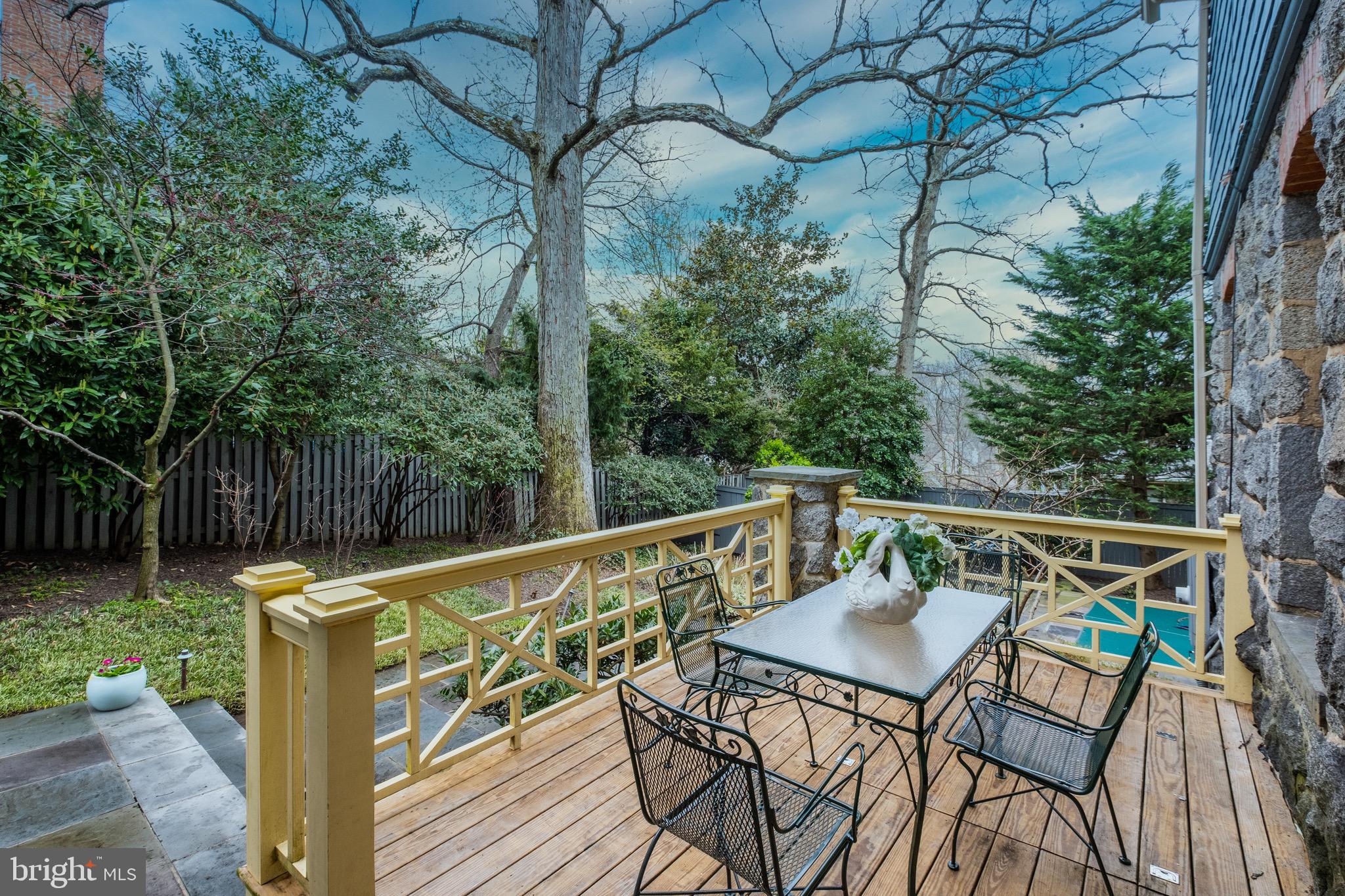 4501 30th Street Northwest Washington, DC 20008 - Photo 20 of 58 Dining deck