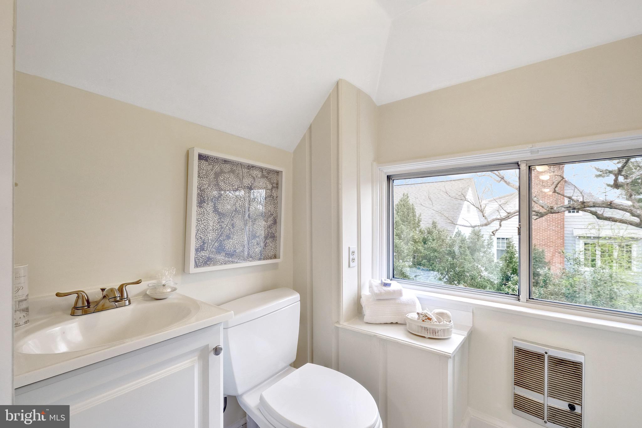 4501 30th Street Northwest Washington, DC 20008 - Photo 46 of 58 Full bath - third level