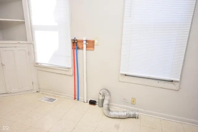 $935 | 1523 South Talbott Street, Indianapolis, IN 46225