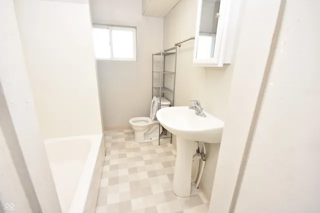 $935 | 1523 South Talbott Street, Indianapolis, IN 46225