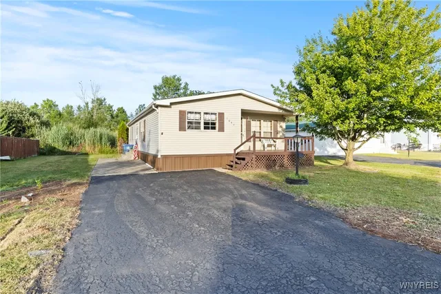 $74,900 | 1045 Fernwood Drive, Lockport Town, NY 14094