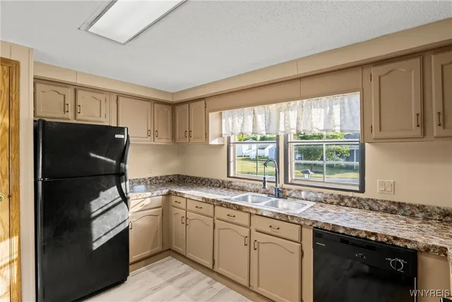 $74,900 | 1045 Fernwood Drive, Lockport Town, NY 14094