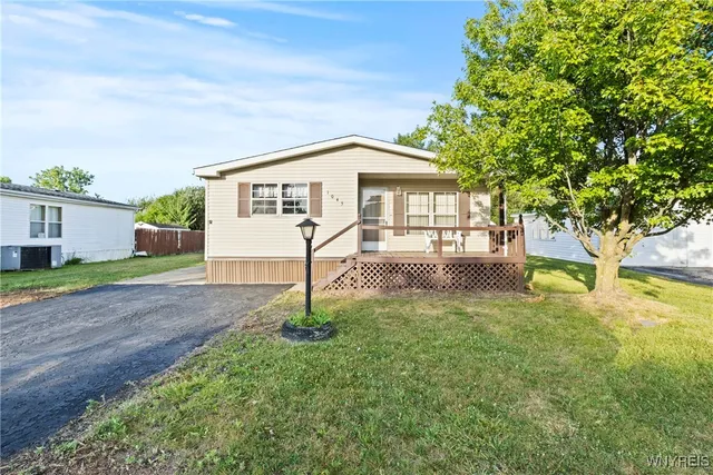 $74,900 | 1045 Fernwood Drive, Lockport Town, NY 14094