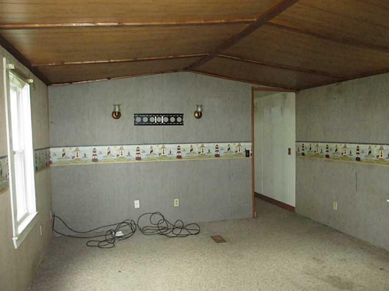 314 Ridge Road Plymouth, ME 04969 - Photo 7 of 24 Living Room.