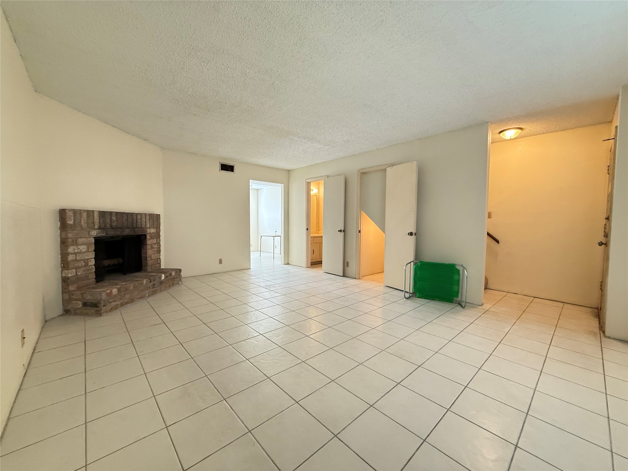 8101 Amelia Road, Unit 507 Houston, TX 77055 - Photo 4 of 26