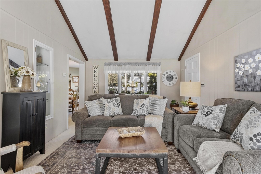 38 Knower Road Westminster, MA 01473 - Photo 31 of 40 a living room with furniture and a rug