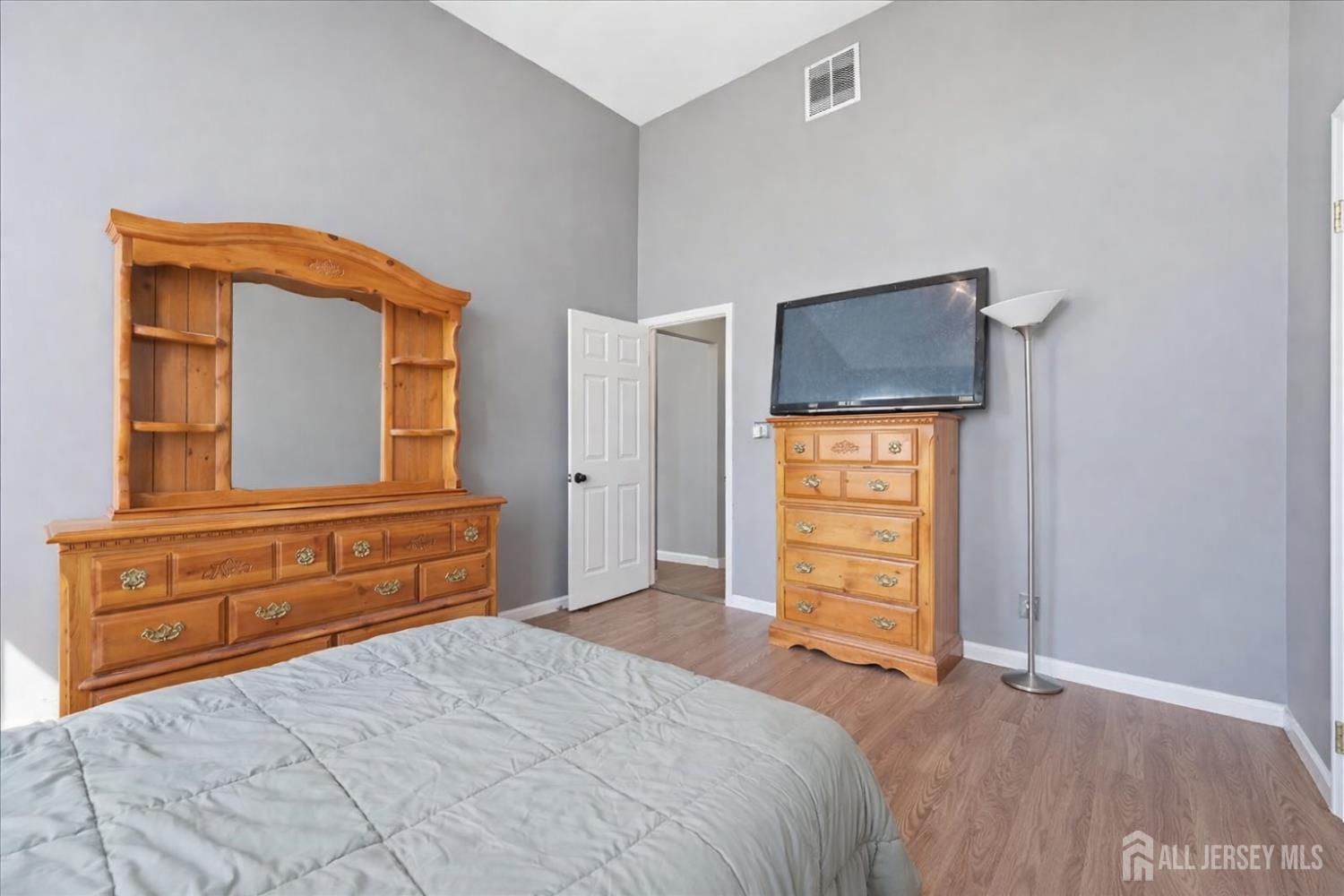 434 Lawrence Street, Unit 18 Perth Amboy, NJ 08861 - Photo 5 of 11