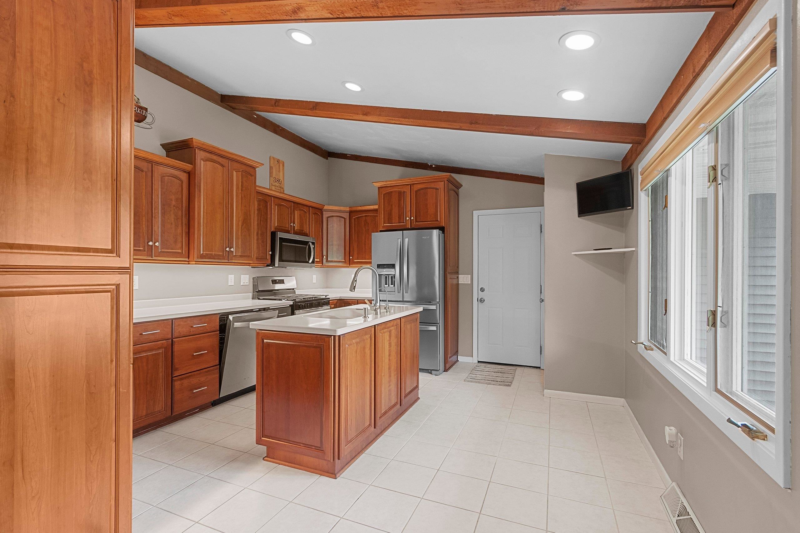389 Sunlite Drive Oneida, WI 54155 - Photo 3 of 67