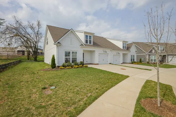 $399,900 | 5124 Pace Park Circle, Columbia, TN 38401