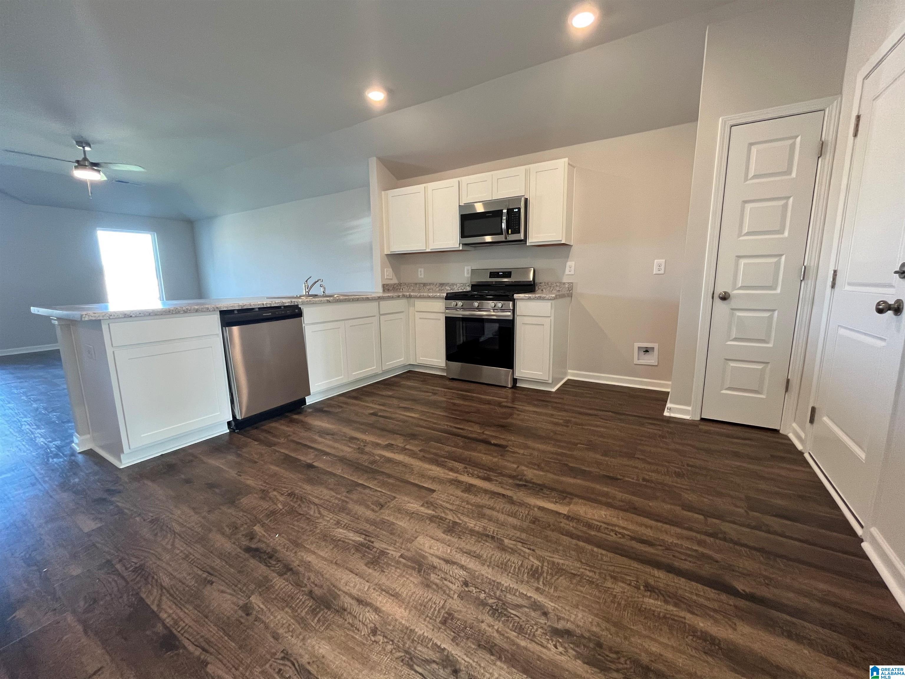 160 Coleman Way Calera, AL 35040 - Photo 8 of 9