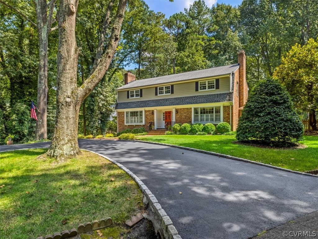 10511 Cherokee Road Richmond, VA 23235 - Photo 2 of 43 For convenience, has Circular drive connecting adj