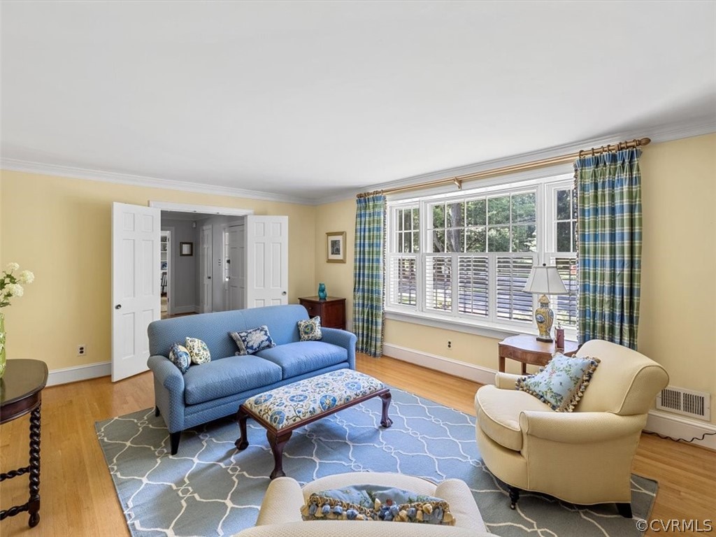 10511 Cherokee Road Richmond, VA 23235 - Photo 6 of 43 The large window at the front allow cheerful sunli