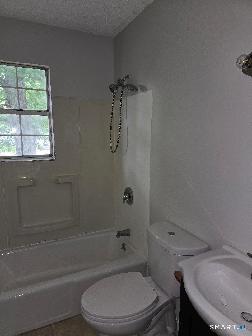 116 Angel Drive, Unit D Waterbury, CT 06708 - Photo 6 of 6