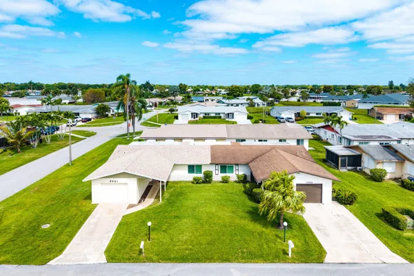 $324,500 | 6061 Stanley Lane, Delray Beach, FL 33484