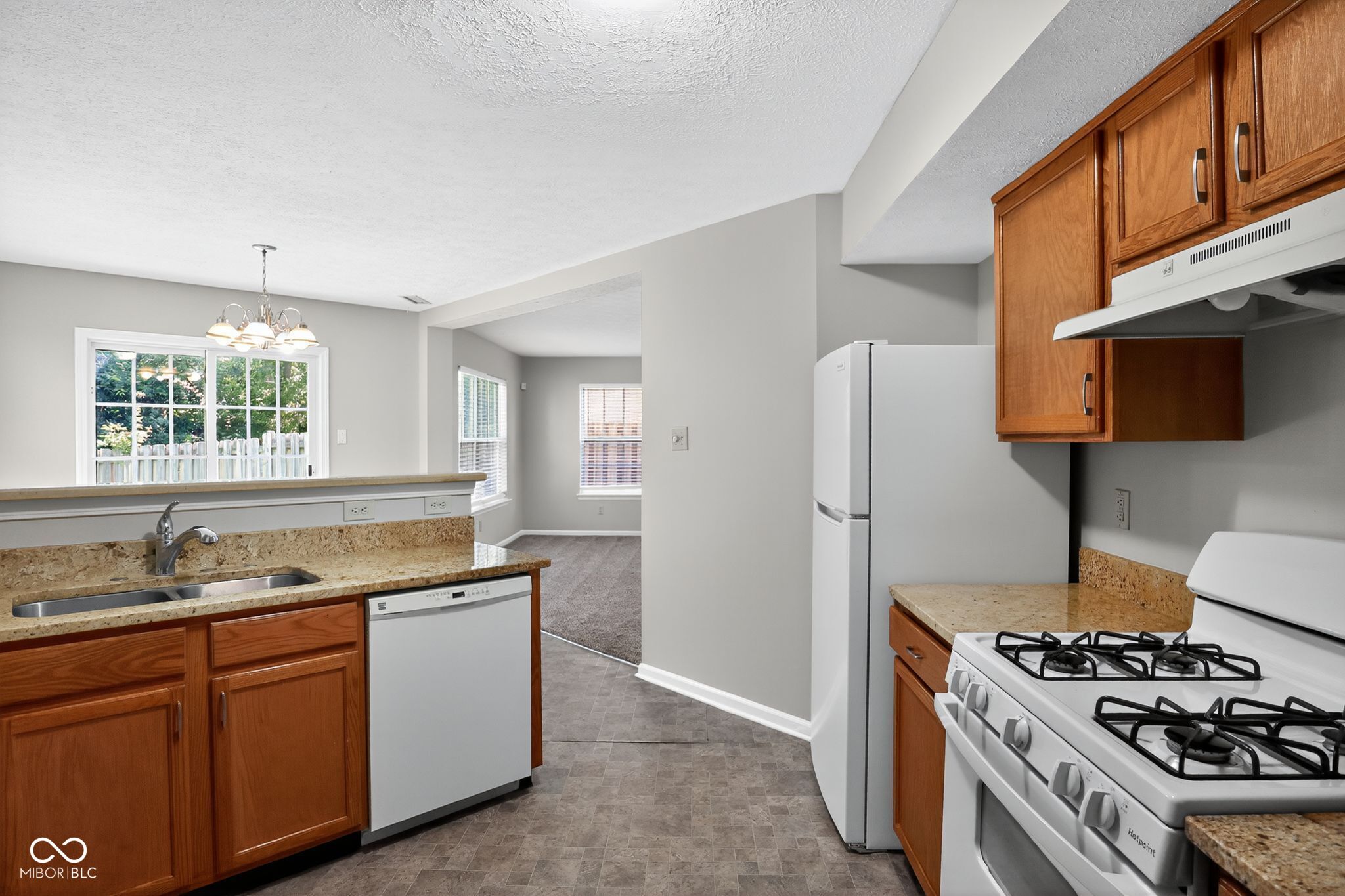 7506 Redcliff Road Indianapolis, IN 46256 - Photo 13 of 32