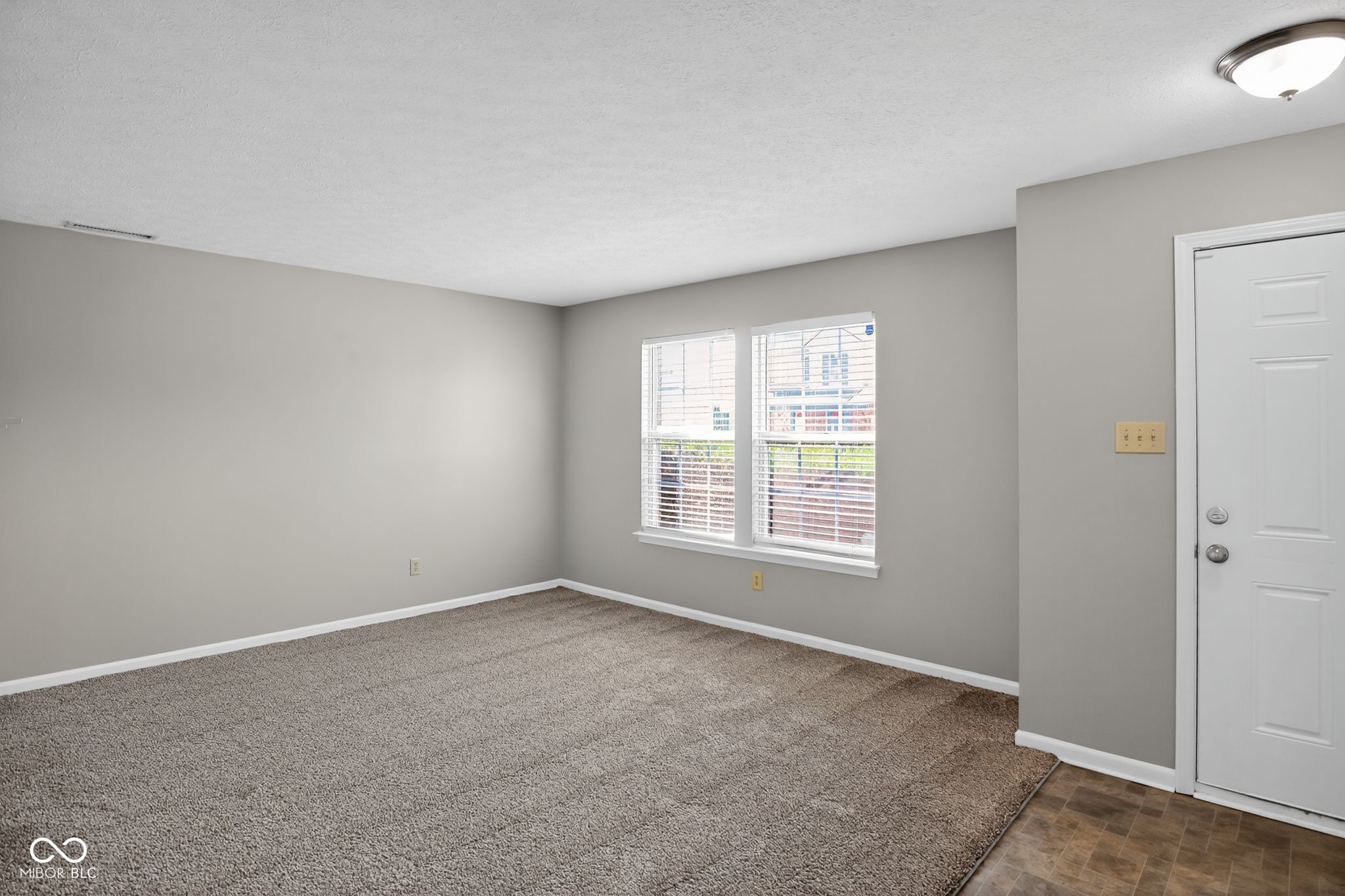 7506 Redcliff Road Indianapolis, IN 46256 - Photo 2 of 32