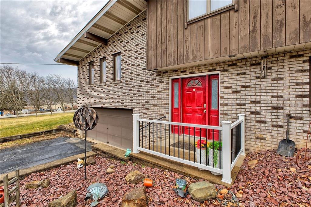 13669 Turner Valley Road Irwin, PA 15642 - Photo 3 of 34