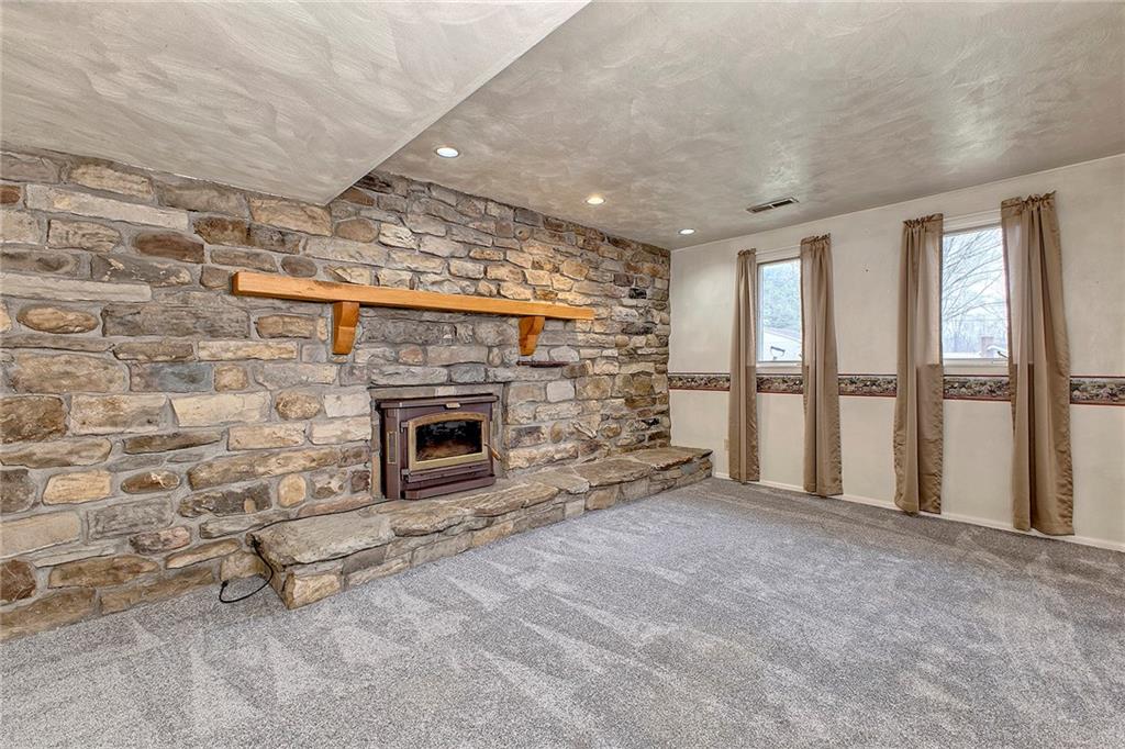 13669 Turner Valley Road Irwin, PA 15642 - Photo 5 of 34