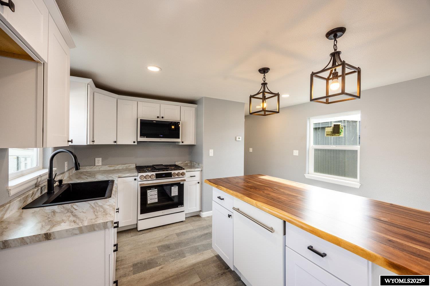 5901 Coffeen Avenue Sheridan, WY 82801 - Photo 7 of 28