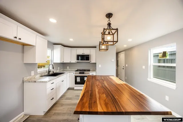 $85,000 | 5901 Coffeen Avenue, Sheridan, WY 82801