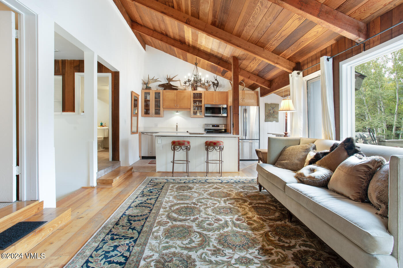 2447 Chamonix Lane, Unit C12 Vail, CO 81657 - Photo 9 of 24 Living 5