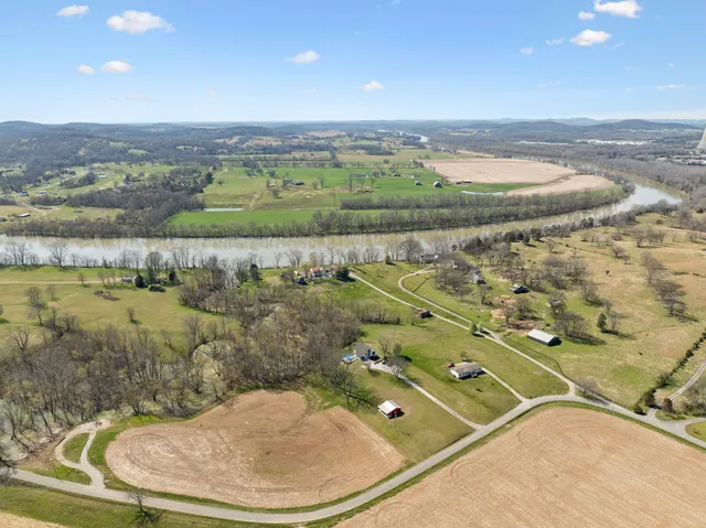 $699,900 | 20 Bledsoe Borough Lane, Riddleton, TN 37151