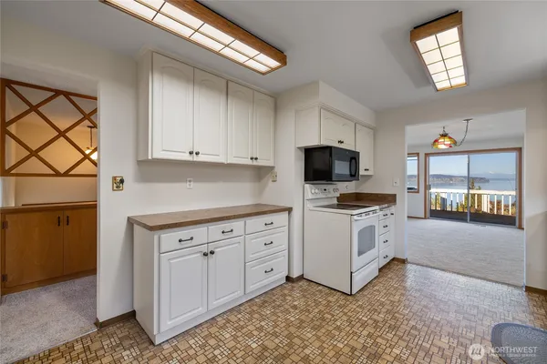 $699,000 | 1411 Nisqually Street, Steilacoom, WA 98388