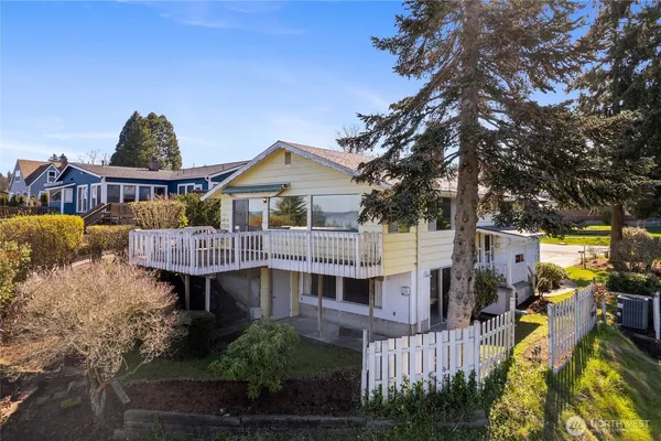 $699,000 | 1411 Nisqually Street, Steilacoom, WA 98388